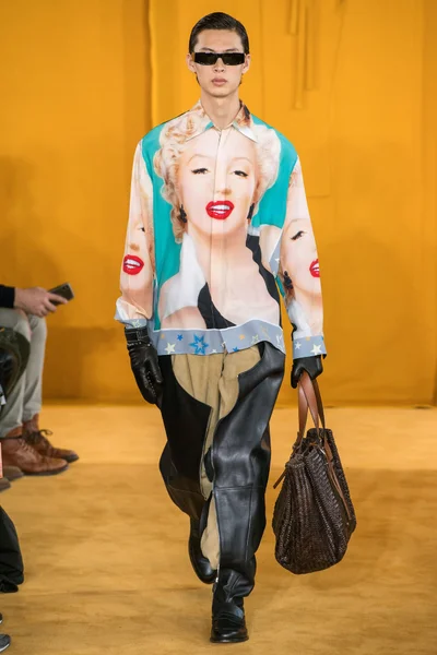 Look 28